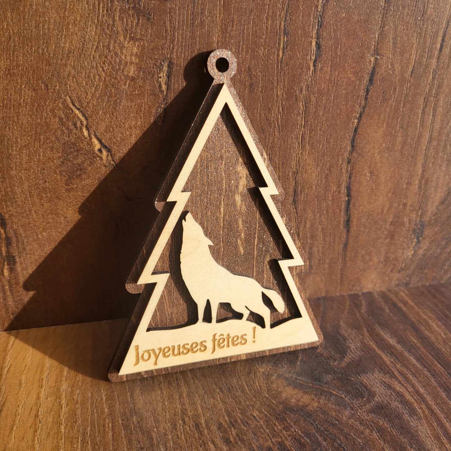 Ornement sapin en bois contrasté